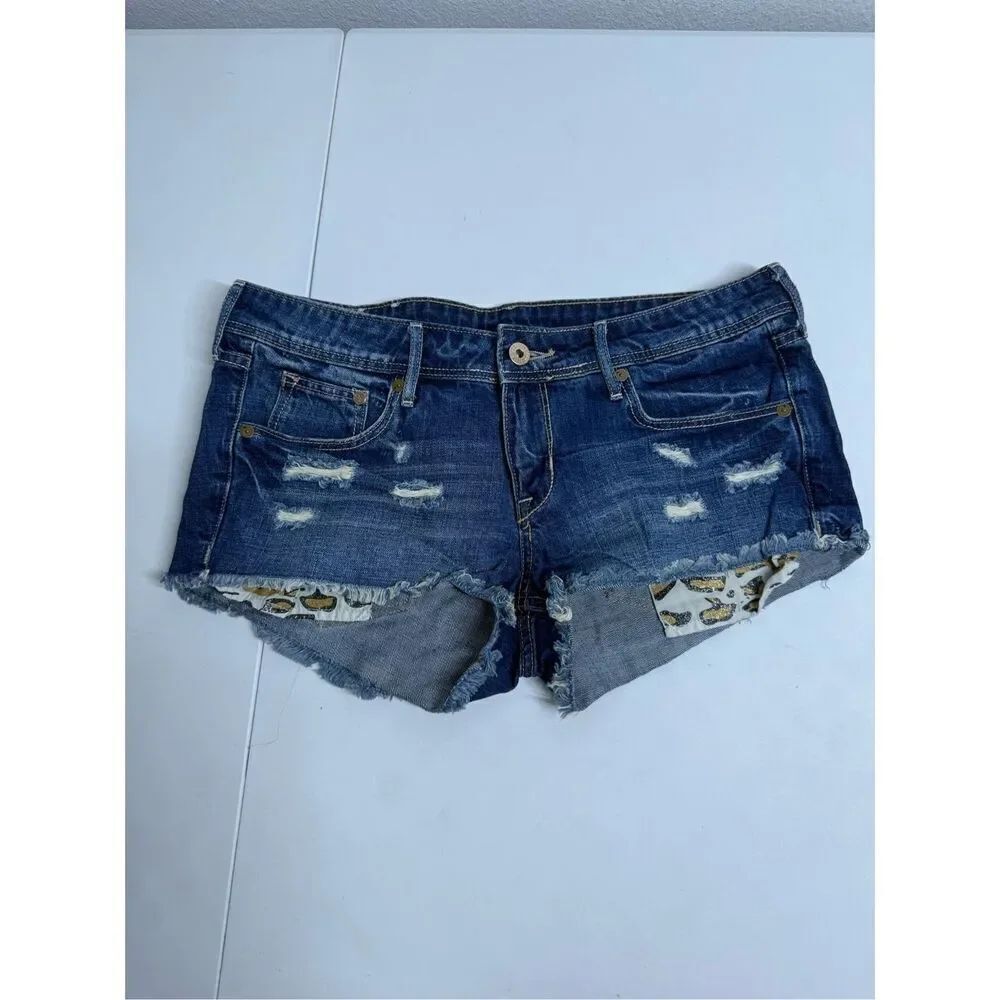 H&M Jean Shorts Distressed Denim Peekaboo Cheetah Pocket Size 8